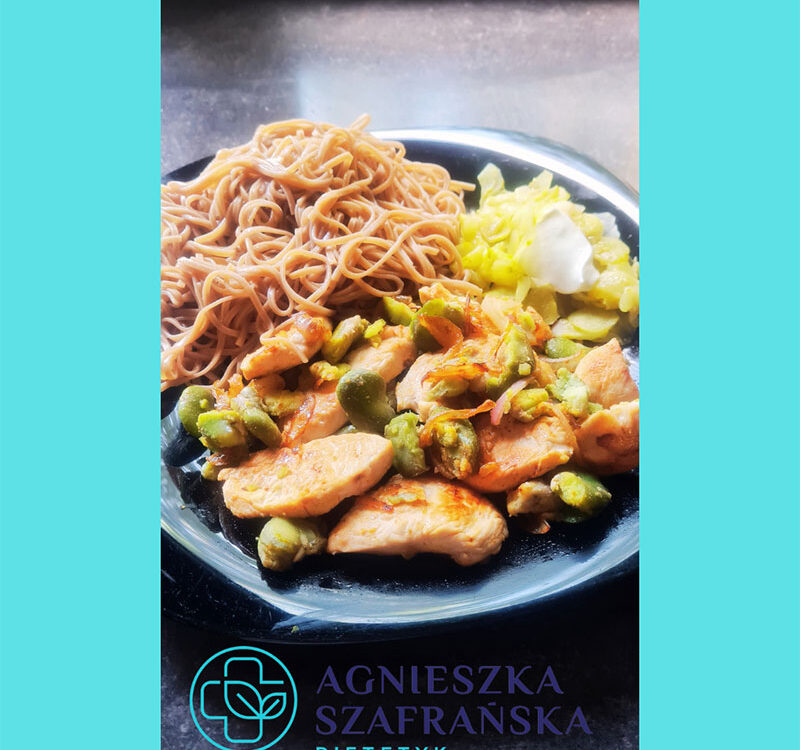 Kurczak-z-bobem-i-makaronem-Soba